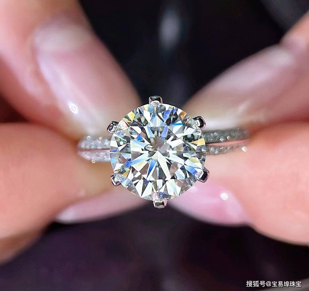 上海全城钻石回收|2克拉GIA钻石热门收,实时行情报价