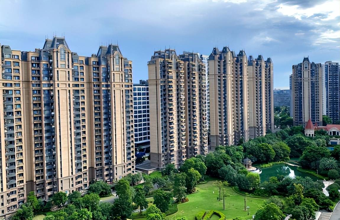 当年是什么原因将庞大的中国恒大集团压倒的?