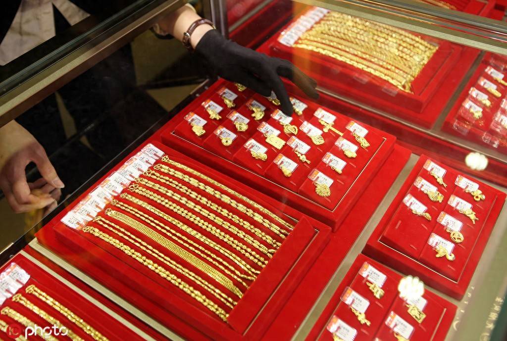 股票下跌时黄金如何对冲投资风险？